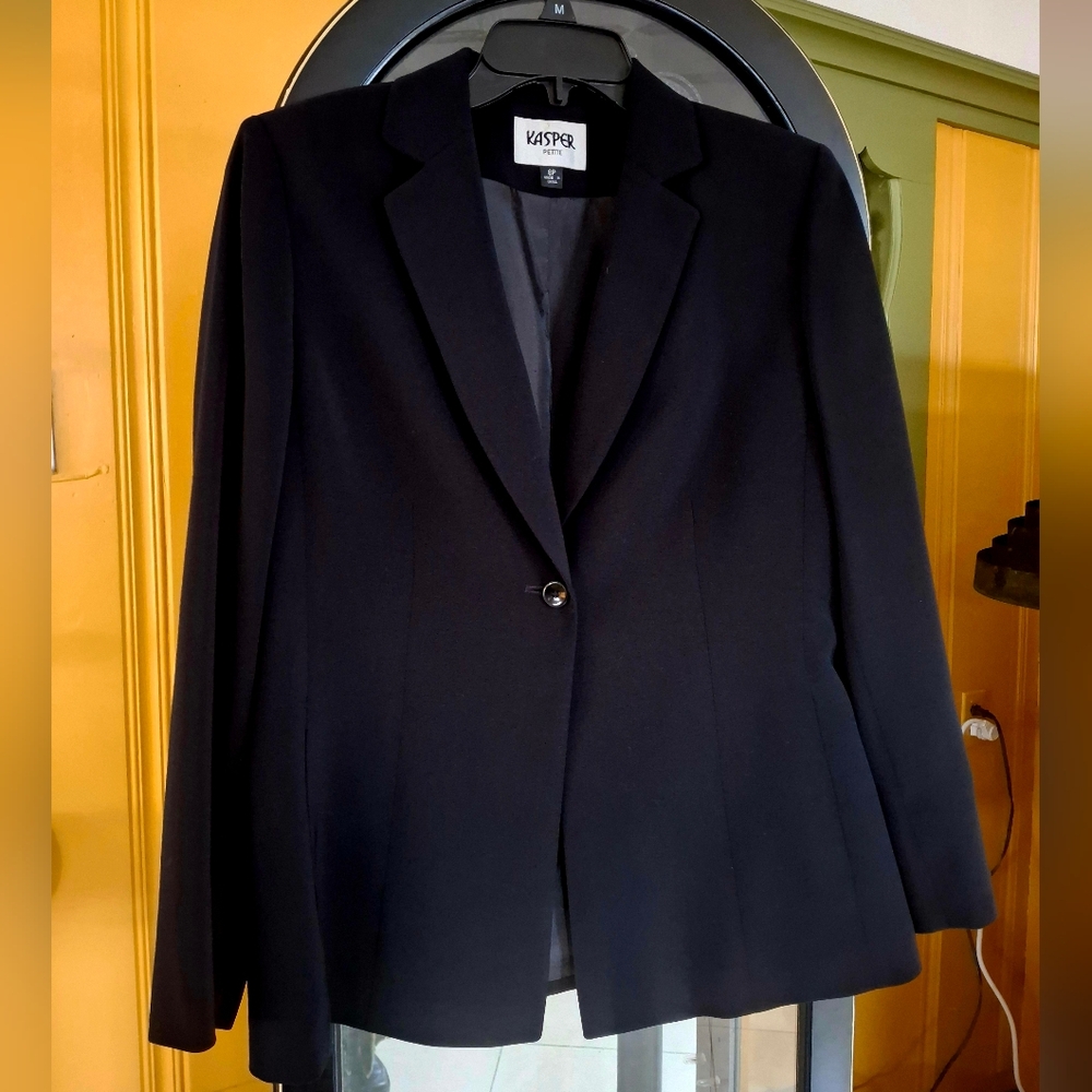 KASPER Black Blazer Women's 8P Excellent Pre-owned ArmPit To ArmPit 19-20"